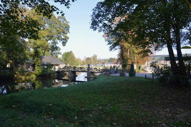 Breddene av Lesse i Domaine des Grottes de Han
