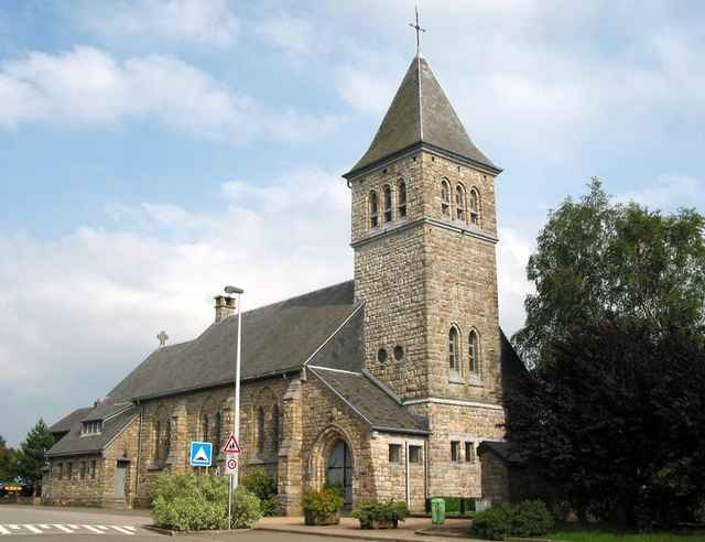 Het dorp Ovifat met de Saint-Remaclekerk