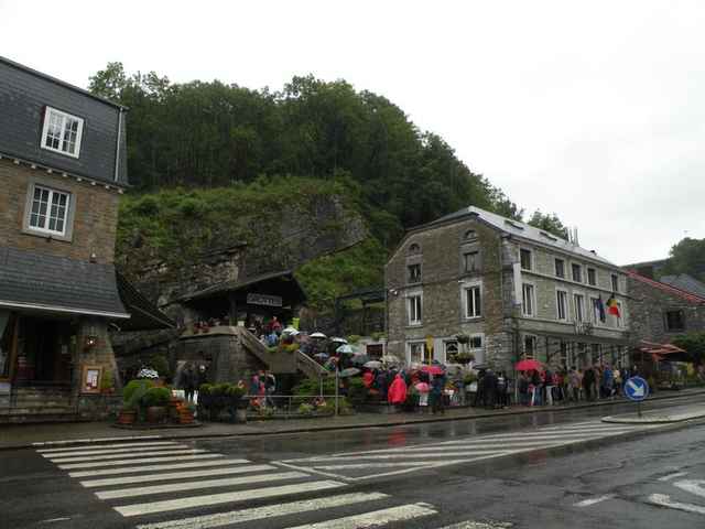 Grottes de Remouchamps i landsbyen Remouchamps